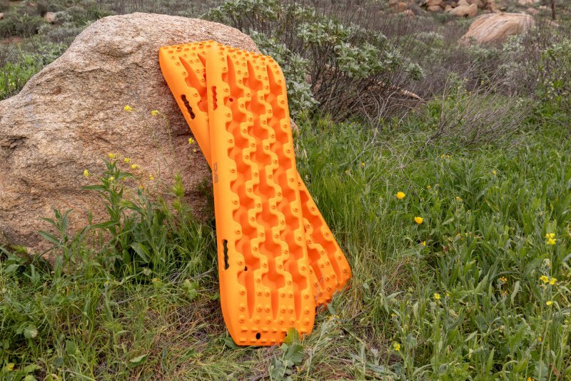 DV8 Offroad DV8 Xtract Traction Boards | Pair | Orange - My Store