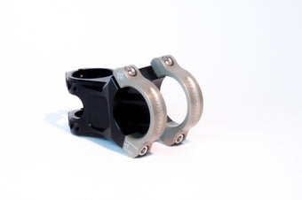 compare product Renthal Apex 35 Handlebar Clamp 60 mm.
