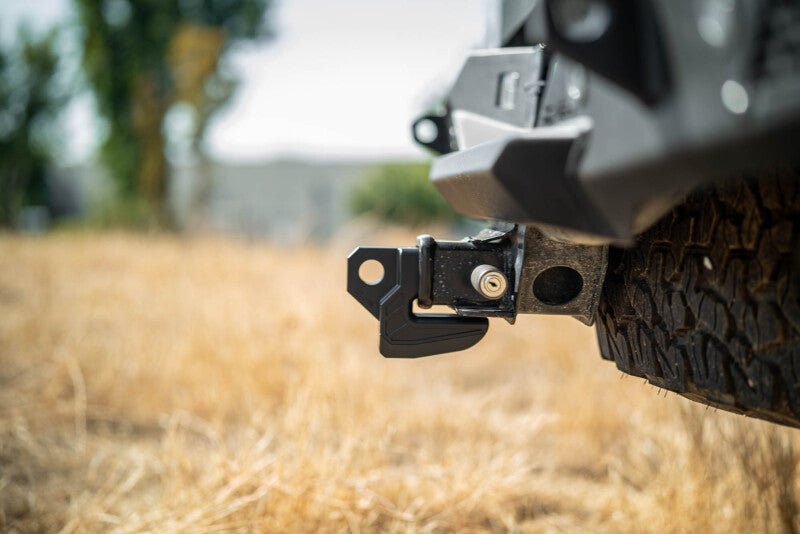 DV8 Universal Hitch Skid Plate - Black - My Store